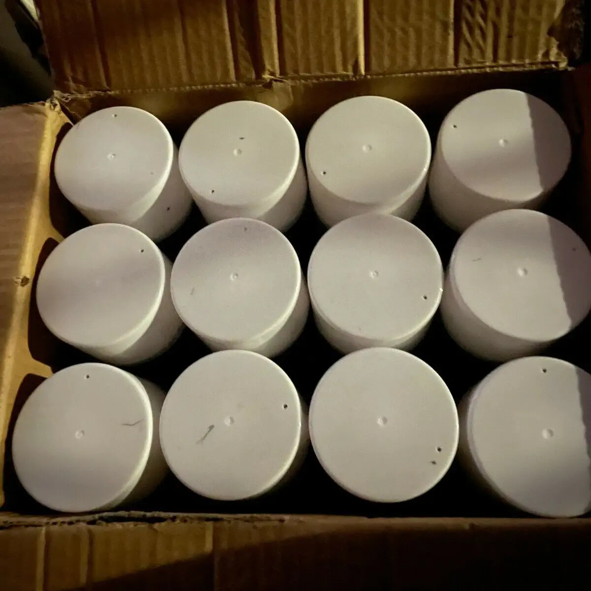 (1 Box) 12 X 151 White Gloss Spray Paint 400ml – Quick Dry Multi-Purpose Paint for Wood, Metal, Plastic & More